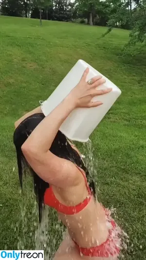 Danica McKellar / danicamckellar nude photo #0024