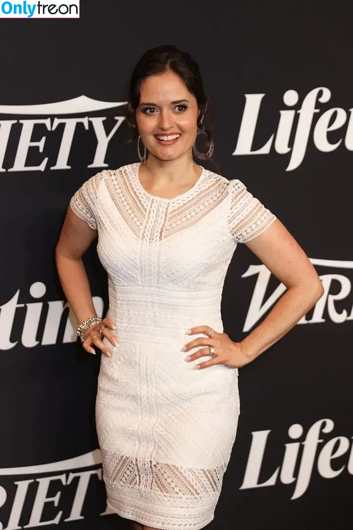 Danica McKellar голая photo #0033 (danicamckellar)