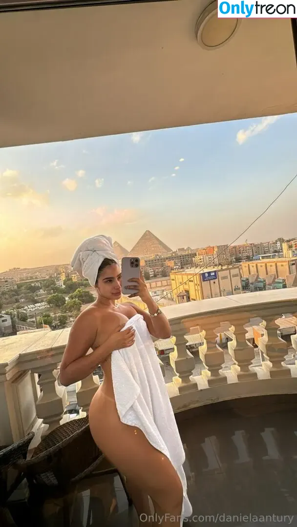 Daniela Antury nude photo #0258 (Danielaantury)