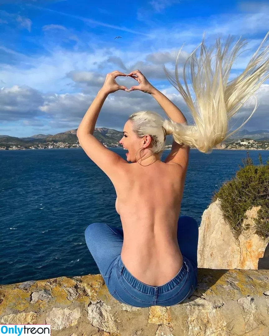 Daniela Katzenberger nude photo #0021 (danielakatzenberger)