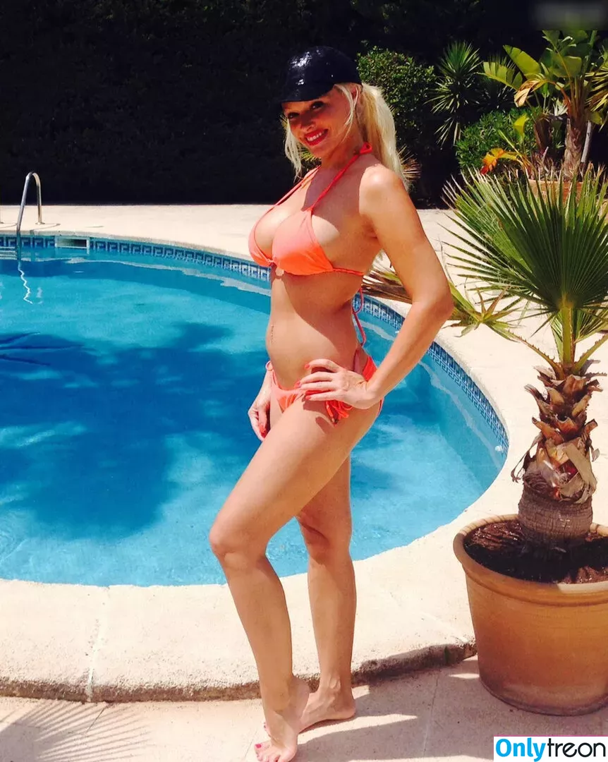 Daniela Katzenberger nude photo #0242 (danielakatzenberger)