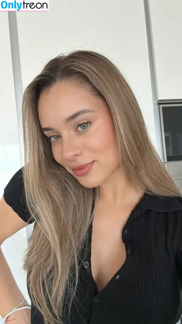 Daniela Melchior голая photo #1224 (danielamelchior)