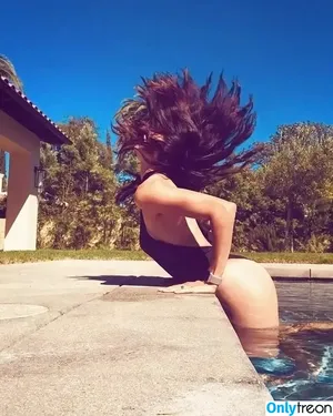 Daniela Ruah / danielaruah nude photo #0207