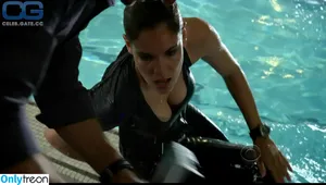 Daniela Ruah / danielaruah nude photo #0212