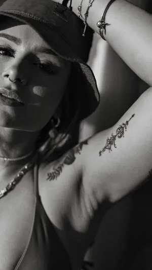 Daniela Stievano / danilanio / danimariaferraz nude photo #0089