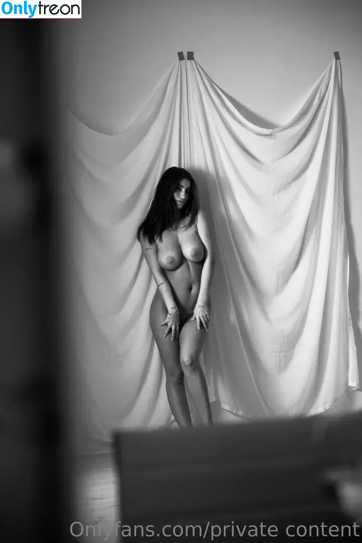 Daniella Papadopoulos nude photo #0001 (chiarapapadopoulos / daniellapapadopouloos)