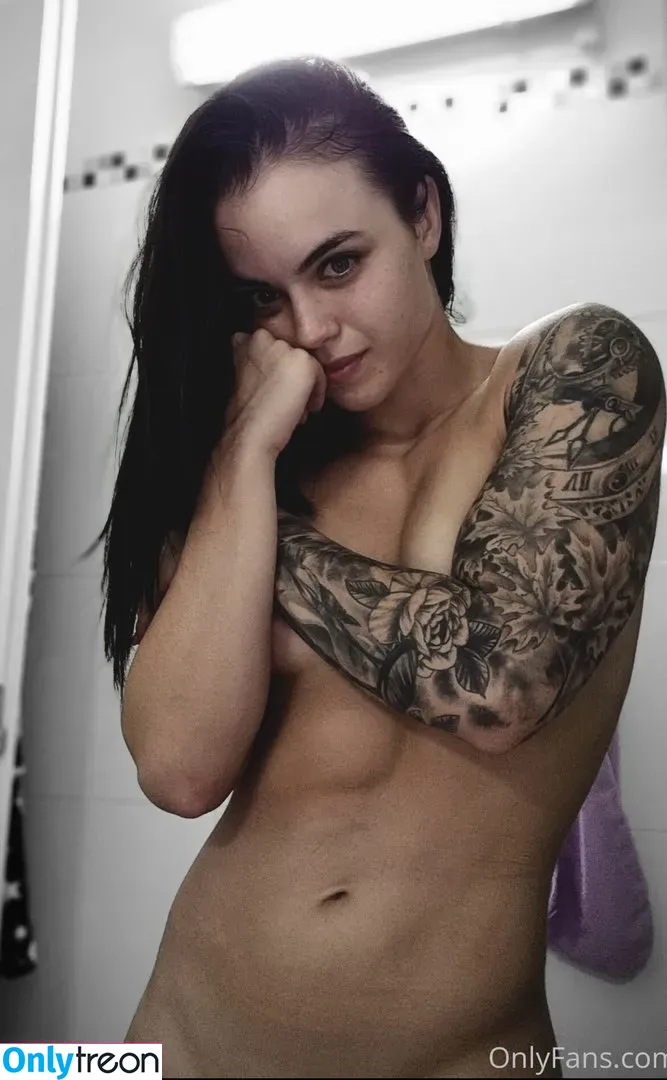 Daniella Shutov голая photo #0035 (Dpunch / daniella_shoot / kickfitbox)