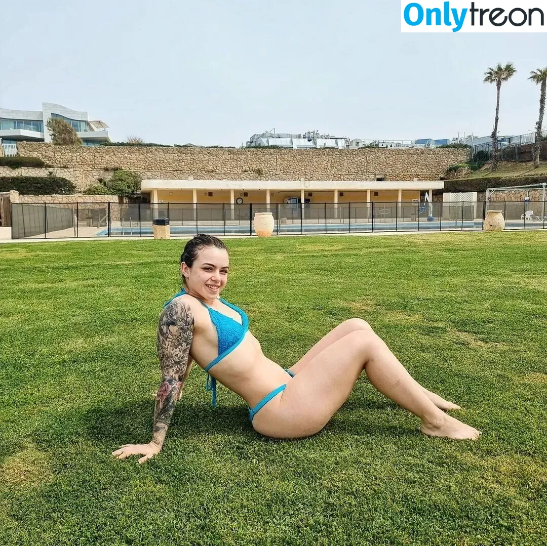 Daniella Shutov голая photo #0046 (Dpunch / daniella_shoot / kickfitbox)