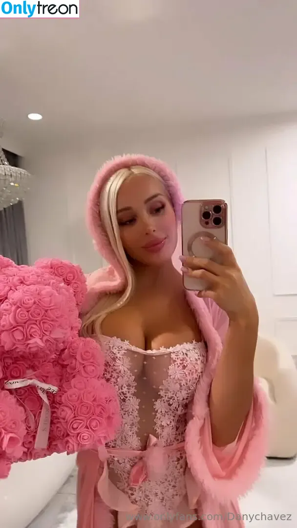 daniellachavez nude photo #0020 (daniellachavez)