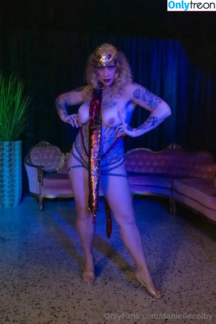Danielle Colby голая photo #0984 (DanielleColby / daniellecolbyamericanpicker)