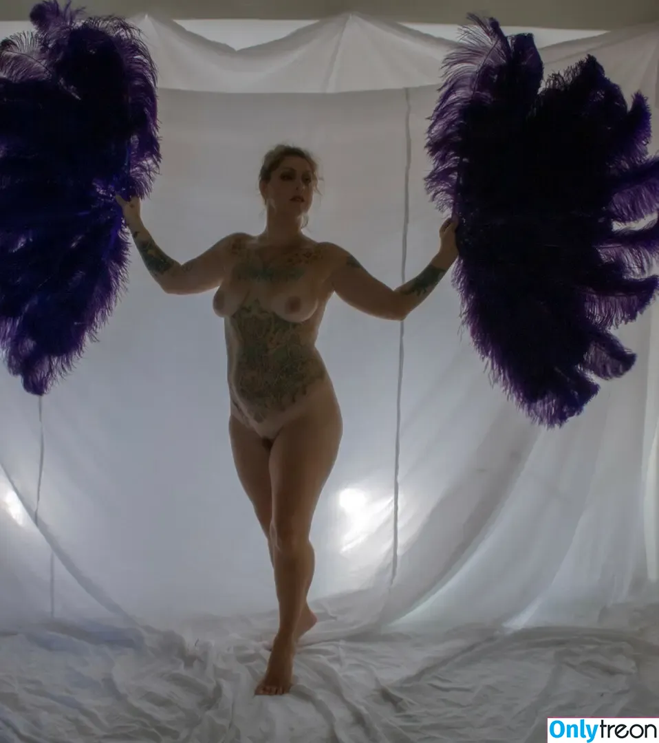 Danielle Colby nude photo #1033 (DanielleColby / daniellecolbyamericanpicker)