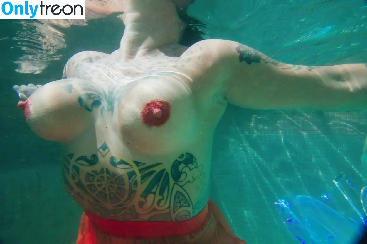 Danielle Colby nude photo #1058 (DanielleColby / daniellecolbyamericanpicker)