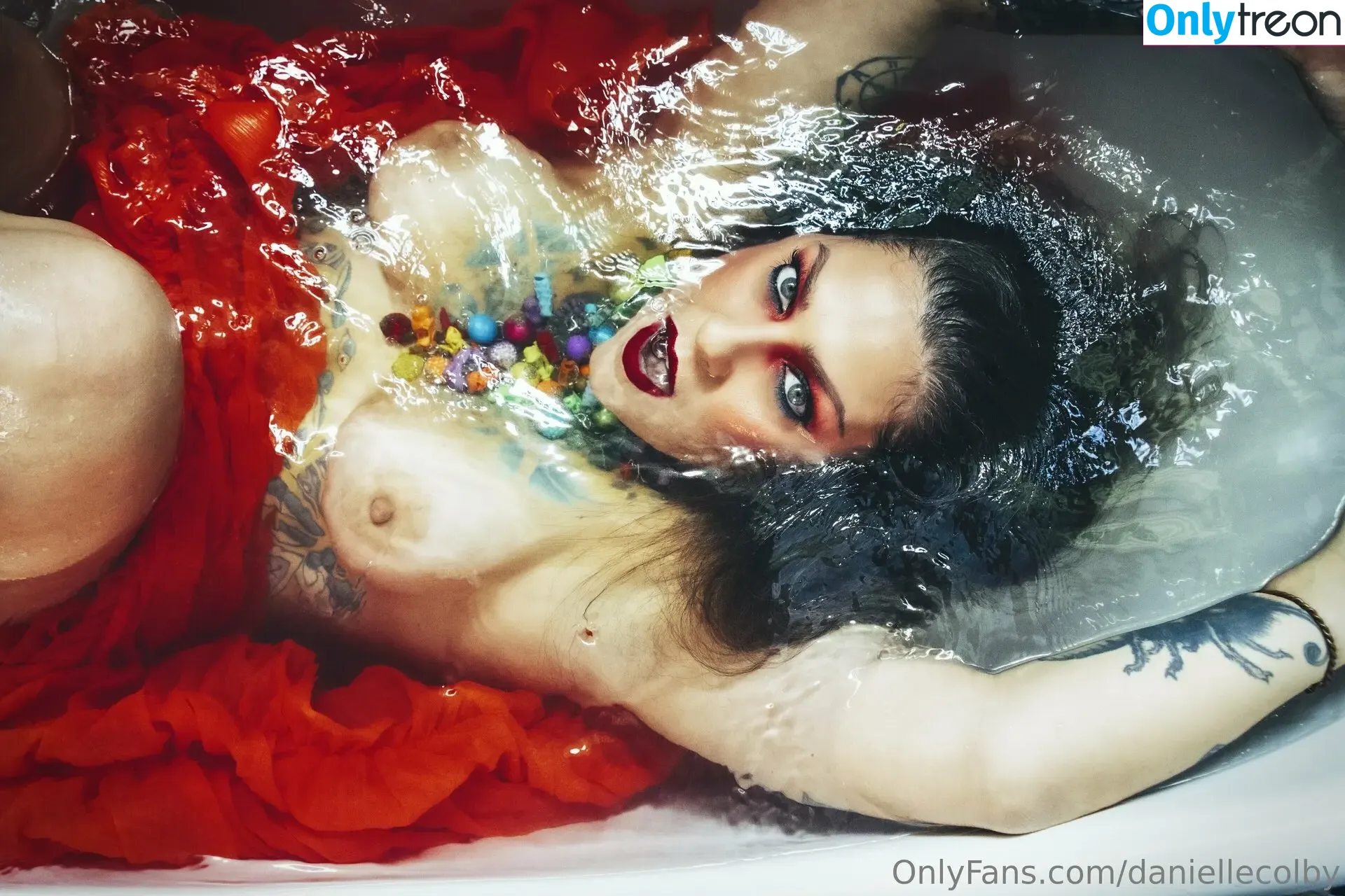 Danielle Colby nude photo #1188 (DanielleColby / daniellecolbyamericanpicker)