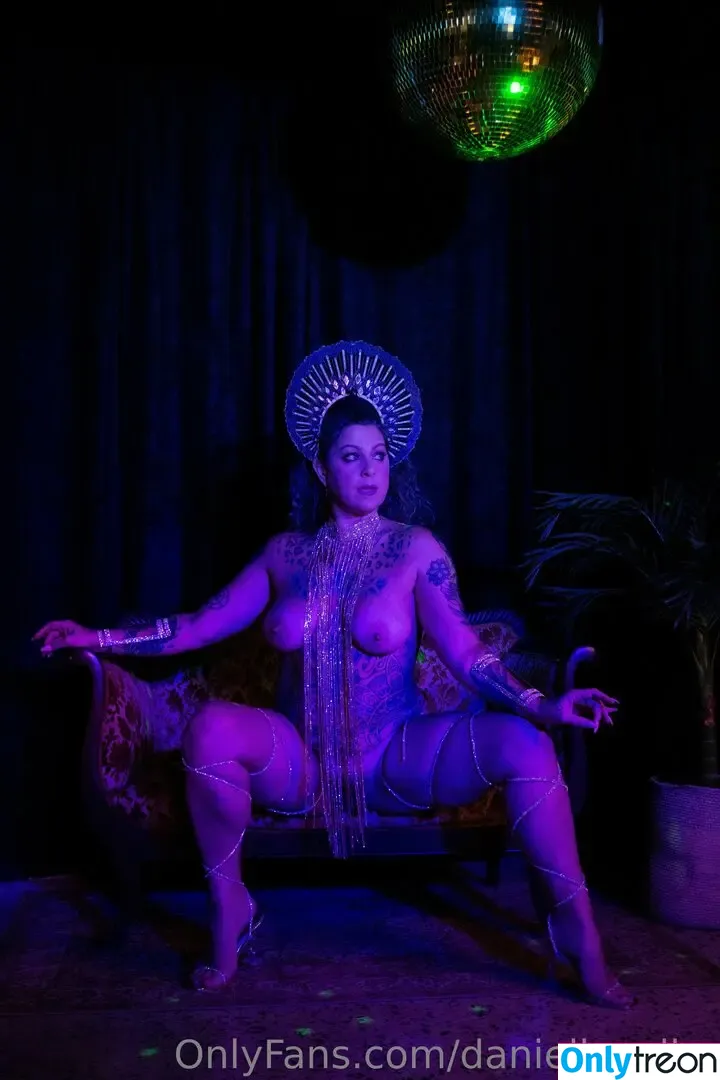 Danielle Colby nude photo #1236 (DanielleColby / daniellecolbyamericanpicker)