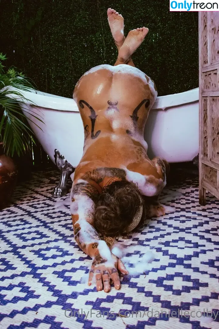 Danielle Colby nude photo #1268 (DanielleColby / daniellecolbyamericanpicker)