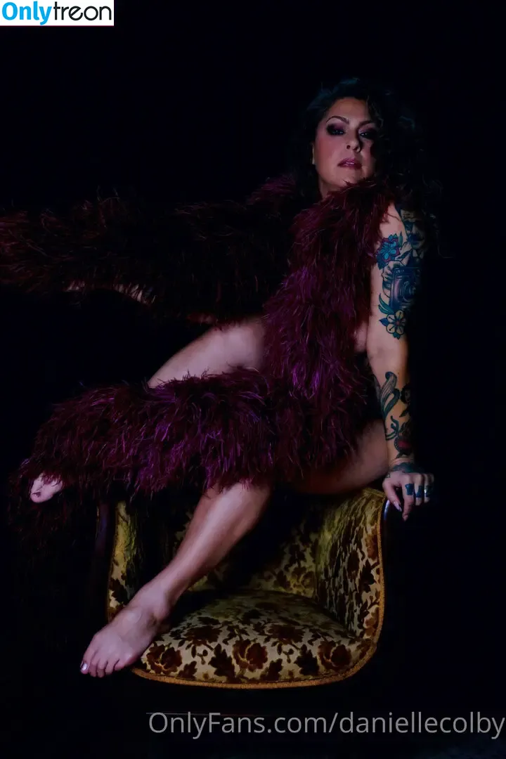 Danielle Colby голая photo #1269 (DanielleColby / daniellecolbyamericanpicker)