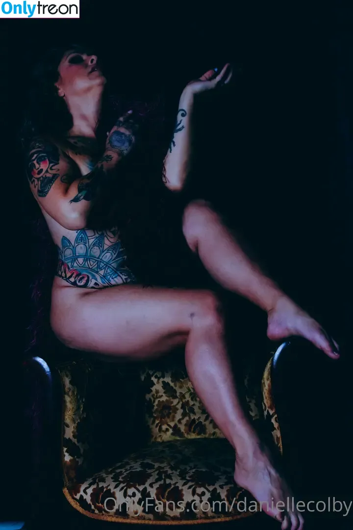 Danielle Colby голая photo #1276 (DanielleColby / daniellecolbyamericanpicker)