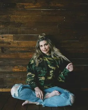 Danielle Fishel / daniellefishel фото голая #0001