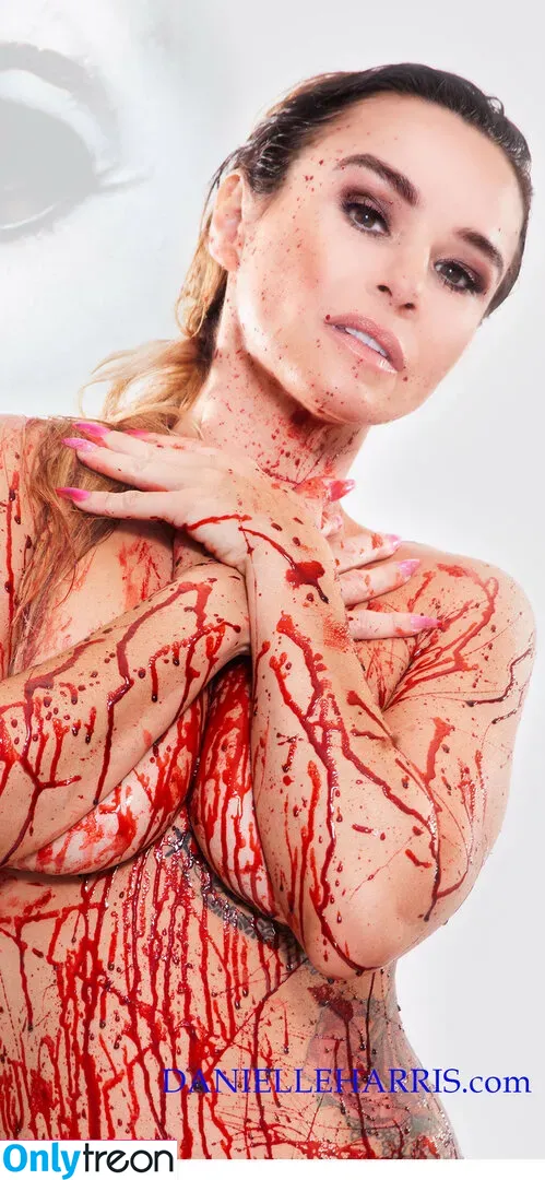 Danielle Harris nude photo #0053 (halloweengal / horrorgal)