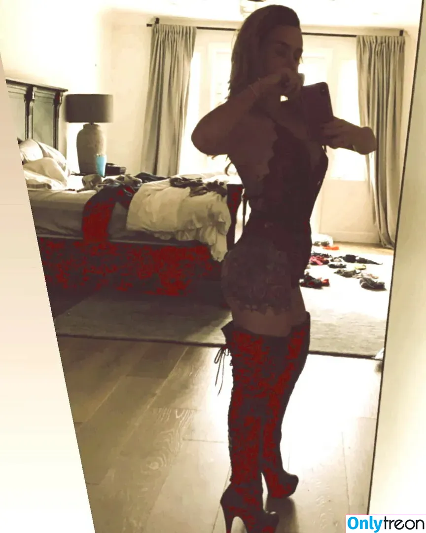 Danielle Harris nude photo #0054 (halloweengal / horrorgal)
