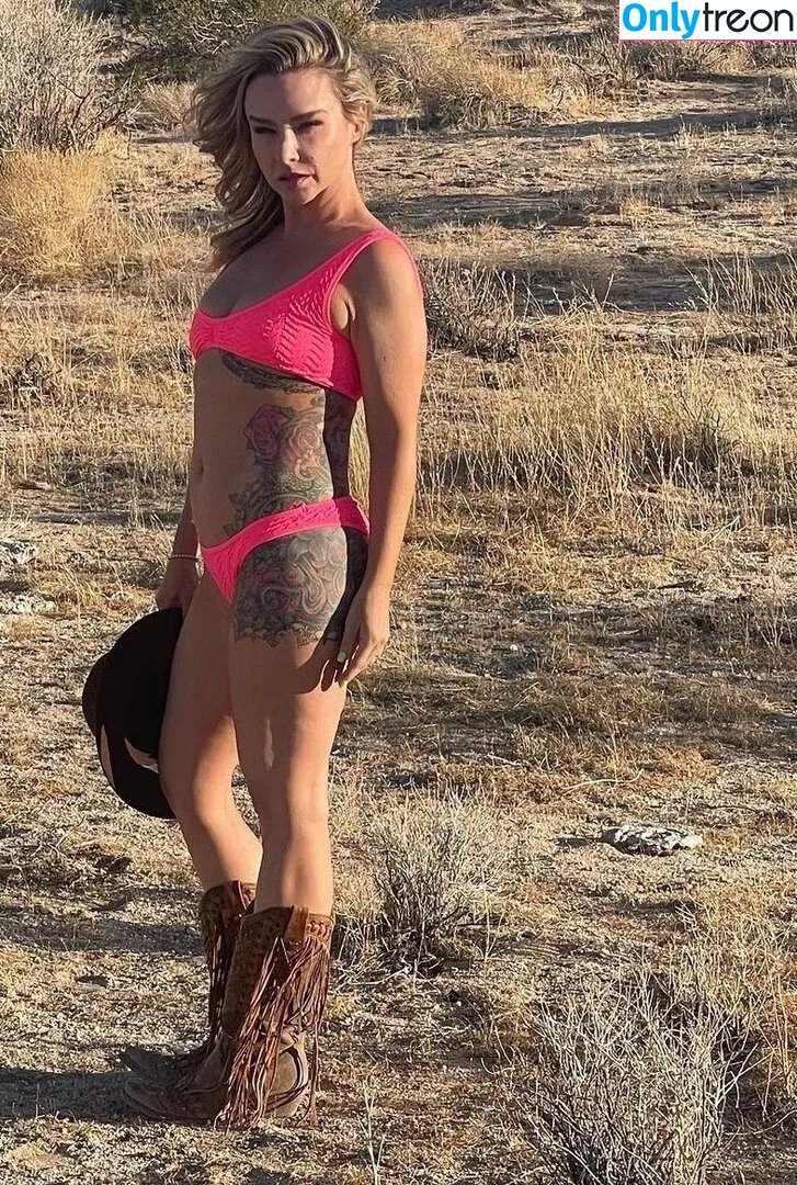 Danielle Harris голая photo #0156 (halloweengal / horrorgal)