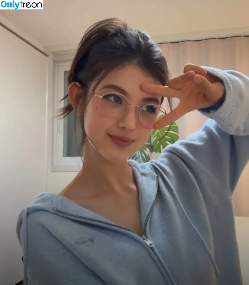 Danielle Marsh nude photo #0047 (DanielleJeans / NewJeans_twt / newjeans_official)