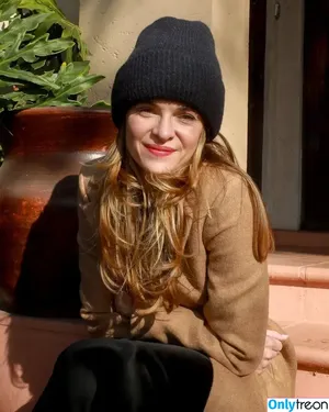 Danielle Panabaker / dpanabaker nude photo #0055