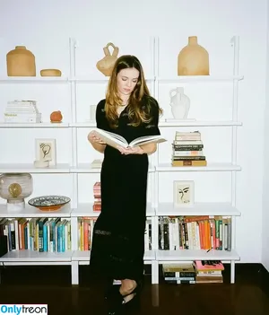 Danielle Panabaker / dpanabaker фото голая #0104