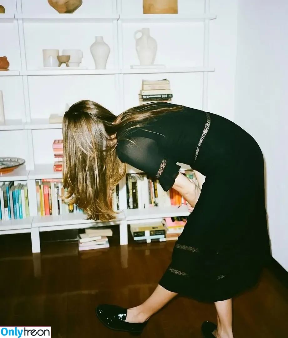 Danielle Panabaker голая photo #0103 (dpanabaker)