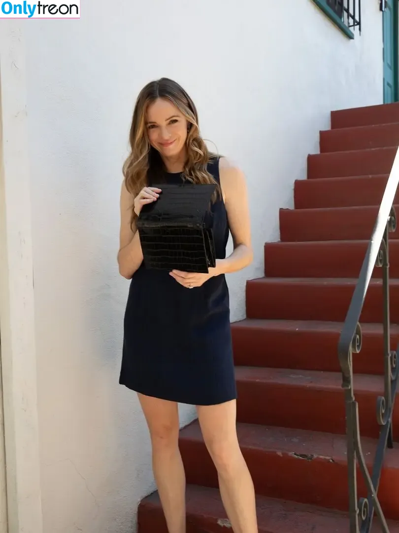 Danielle Panabaker nude photo #0142 (dpanabaker)