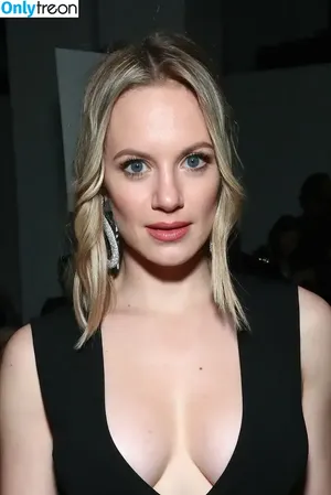 Danielle Savre / dsavre фото голая #0015