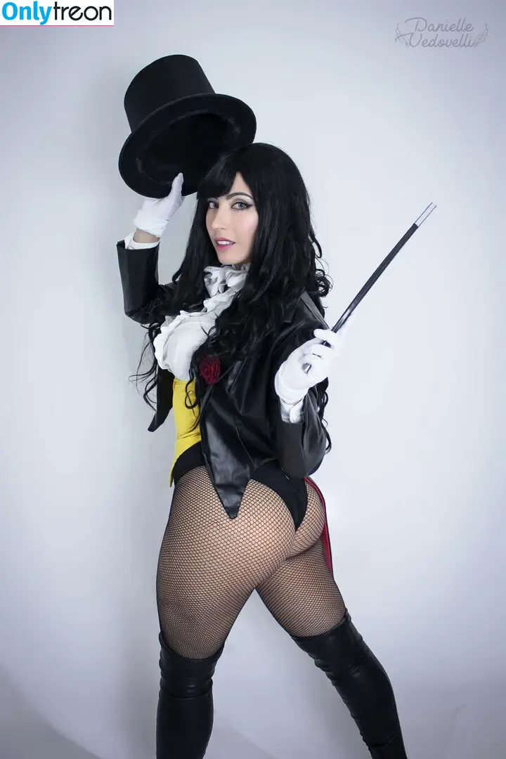 Danielle Vedovelli голая photo #0096 (Danievedo)