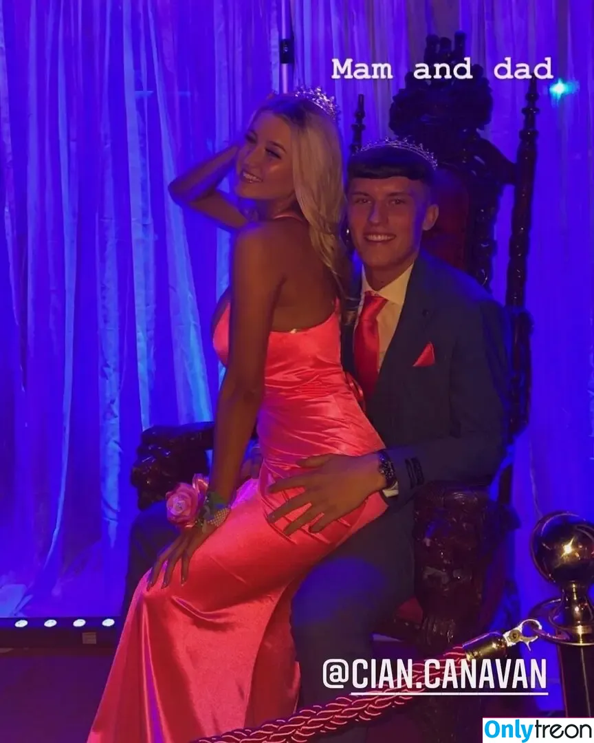 Danika M nude photo #0007 (danika.m / danikamaiamusic)