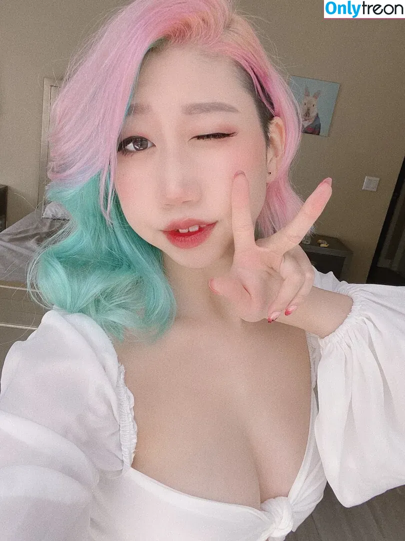 Danisaurz голая photo #0027 (Danisaurz)