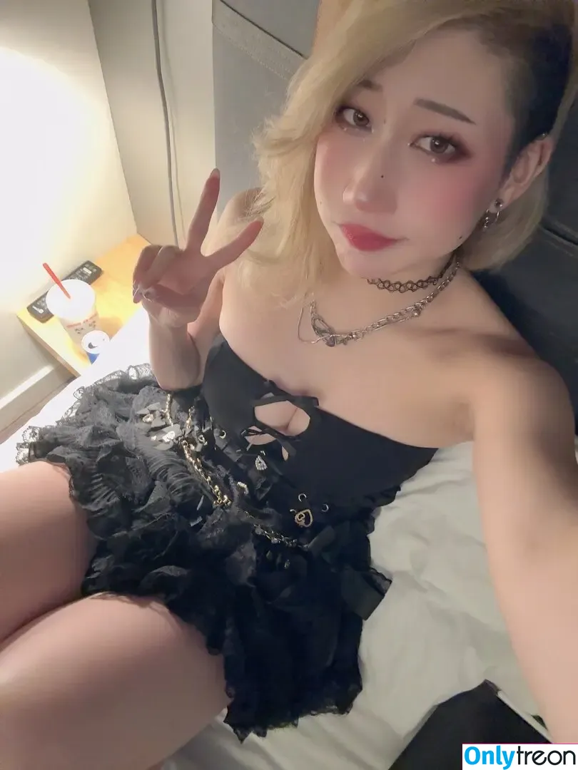 Danisaurz nude photo #0686 (Danisaurz)