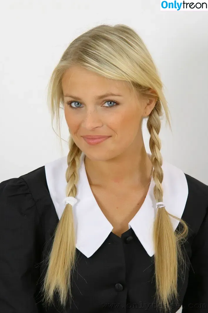 Danni Wells голая photo #0009 (daniellewmodel)