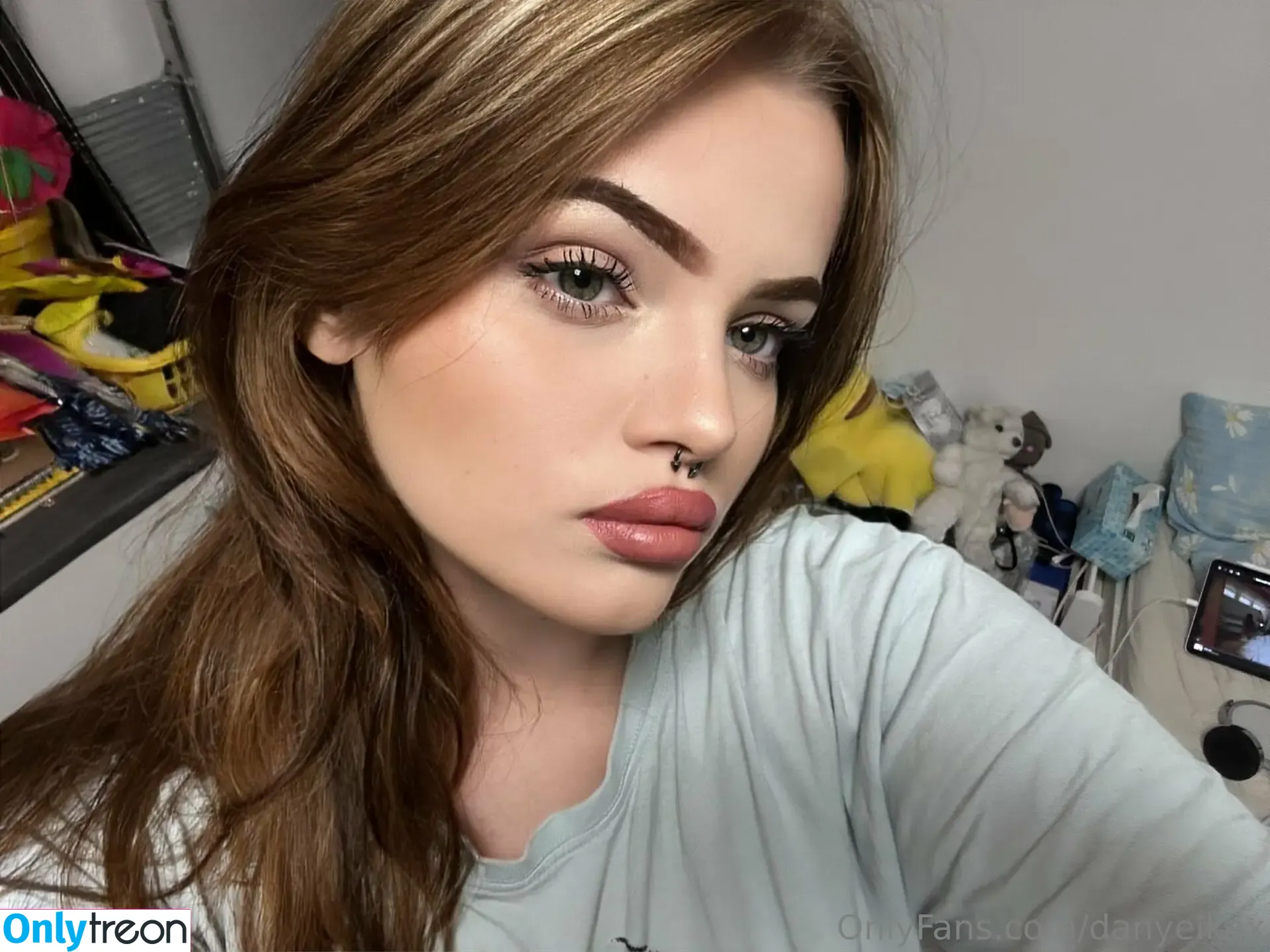 Danyelkax nude photo #0038 (danyelkaxo)