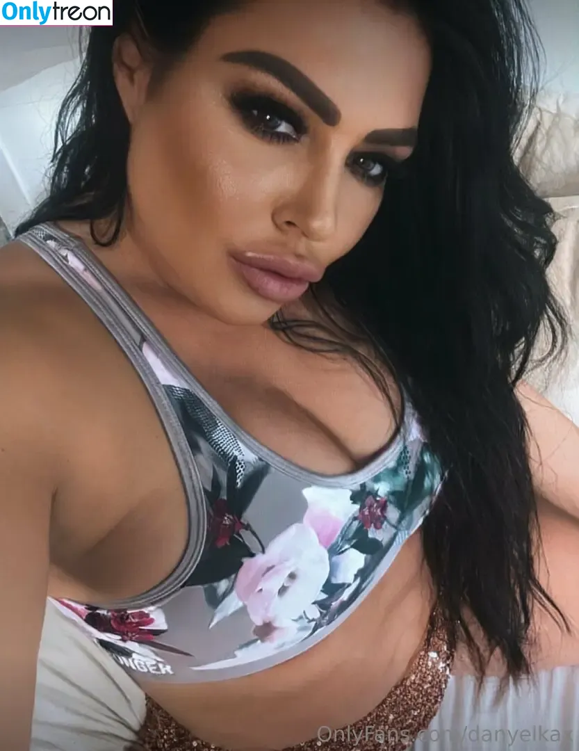 Danyelkax nude photo #0039 (danyelkaxo)