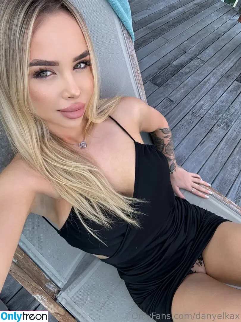 Danyelkax nude photo #0046 (danyelkaxo)