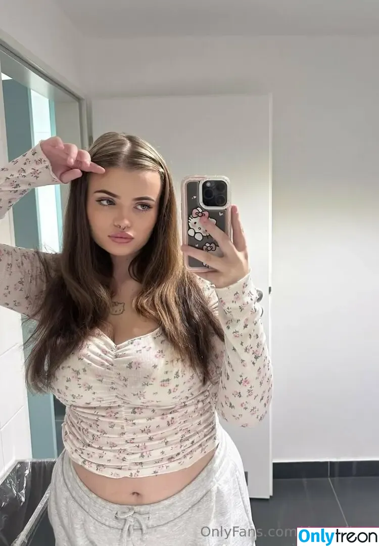 Danyelkax nude photo #0050 (danyelkaxo)
