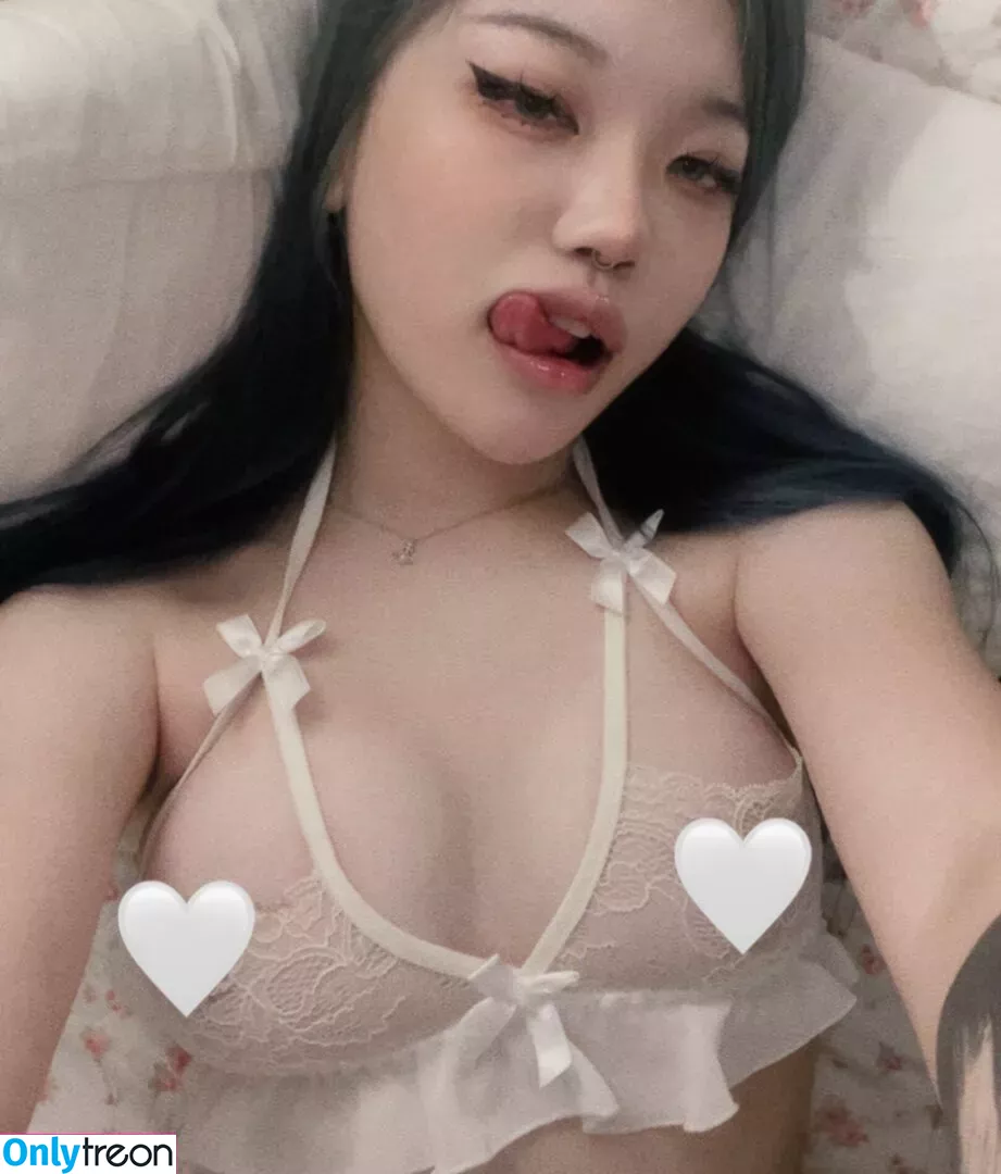 Daph ASMR nude photo #0008 (daphnii)