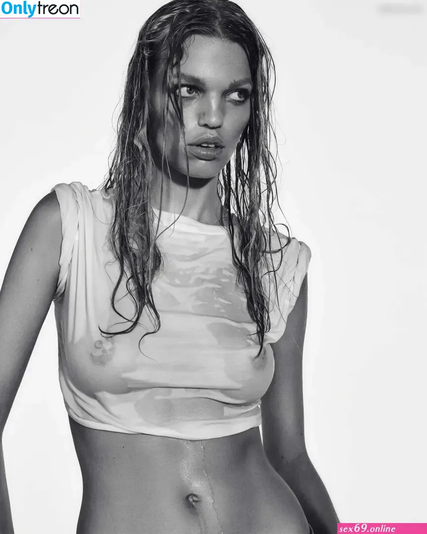 Daphne Groeneveld nude photo #0032 (daphnegroeneveld)