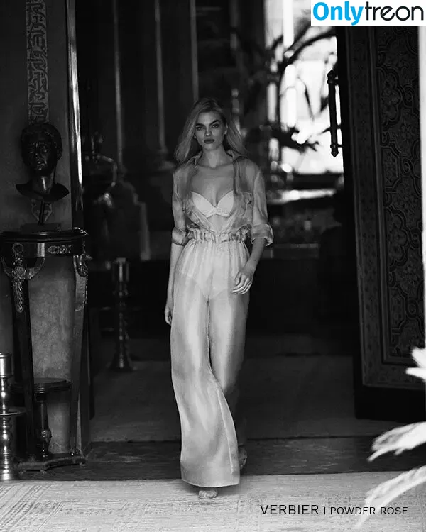Daphne Groeneveld голая photo #0123 (daphnegroeneveld)