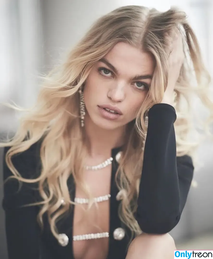 Daphne Groeneveld голая photo #0130 (daphnegroeneveld)