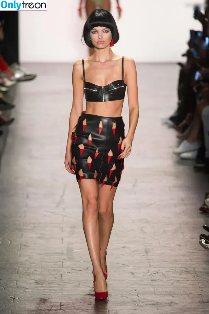 Daphne Groeneveld голая photo #0210 (daphnegroeneveld)