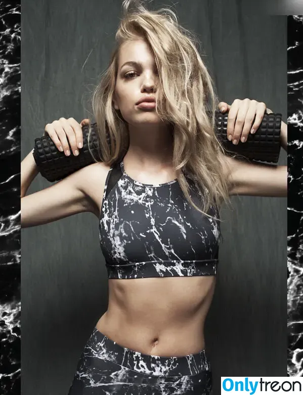 Daphne Groeneveld голая photo #0217 (daphnegroeneveld)