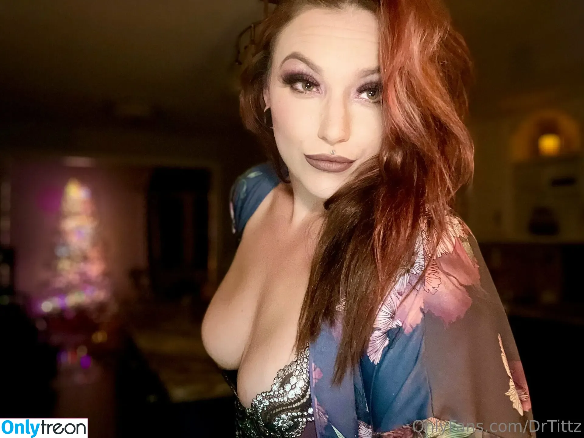 daphnedangereux nude photo #0070 (dangerous.daphne)
