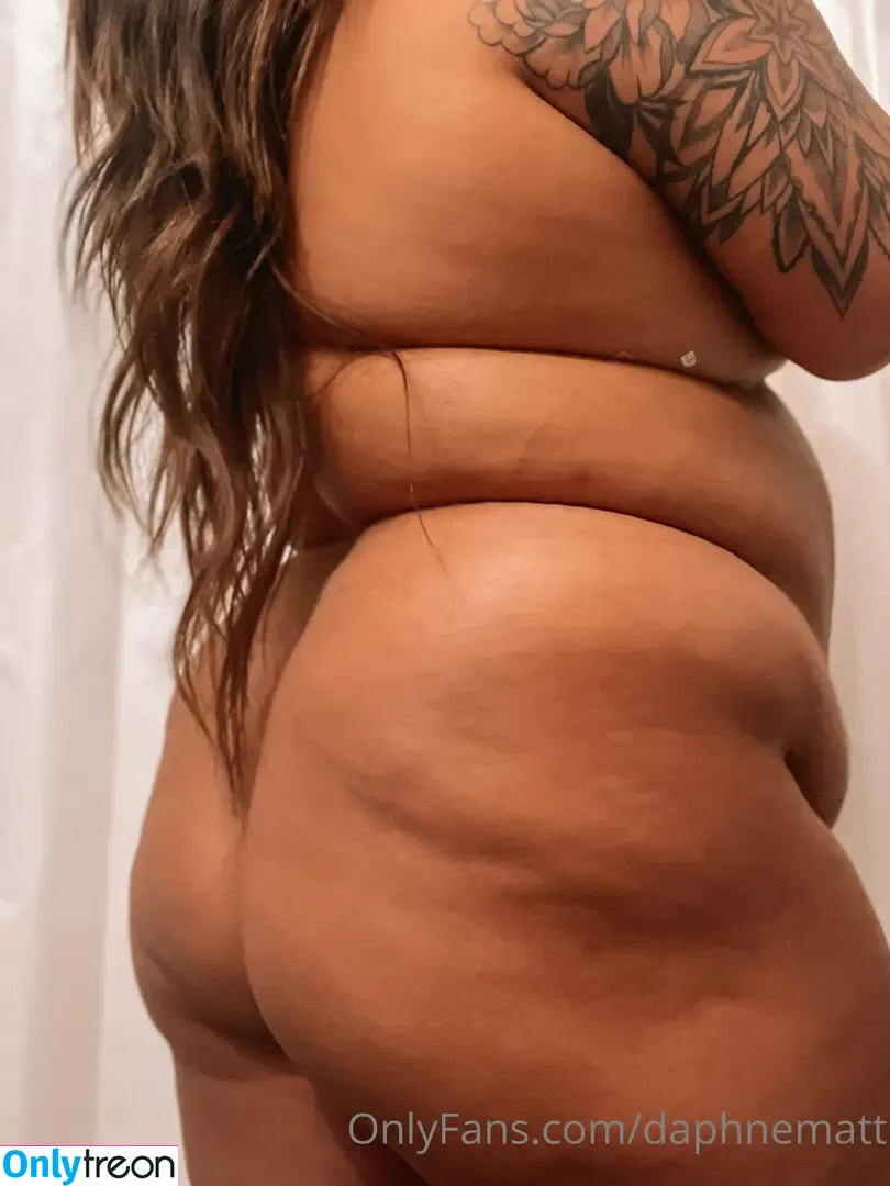 daphnematt nude photo #0016 (daphnedebaat)