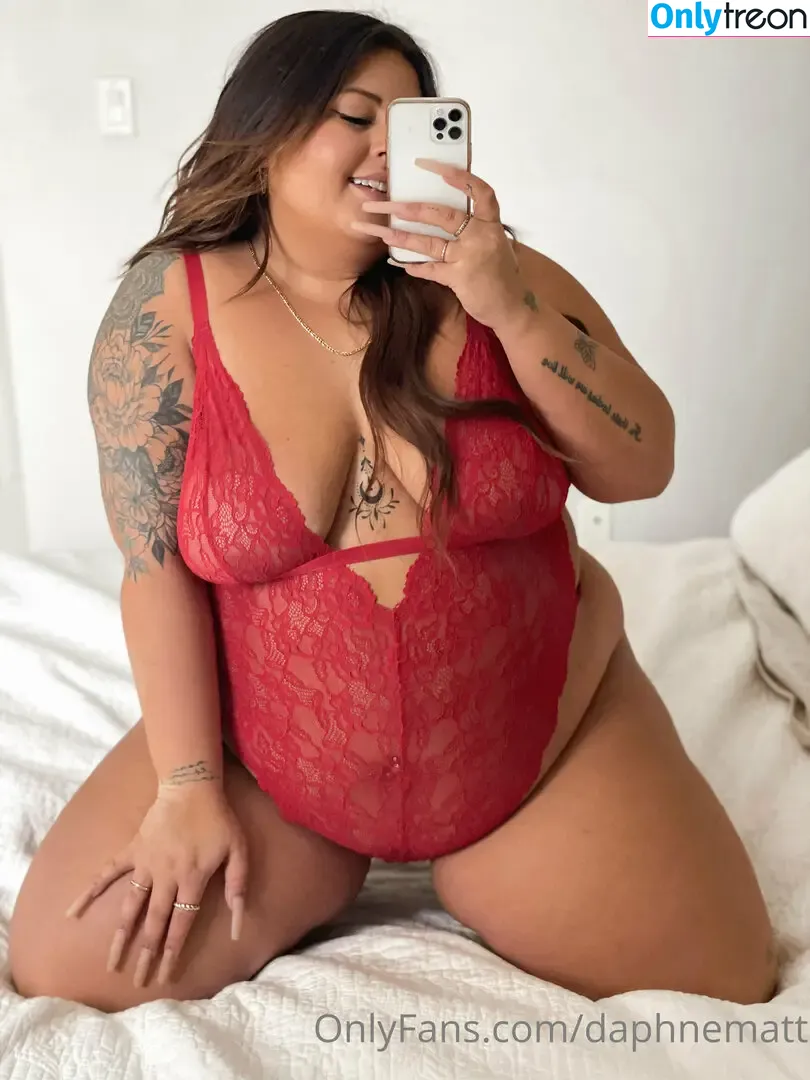 daphnematt nude photo #0028 (daphnedebaat)