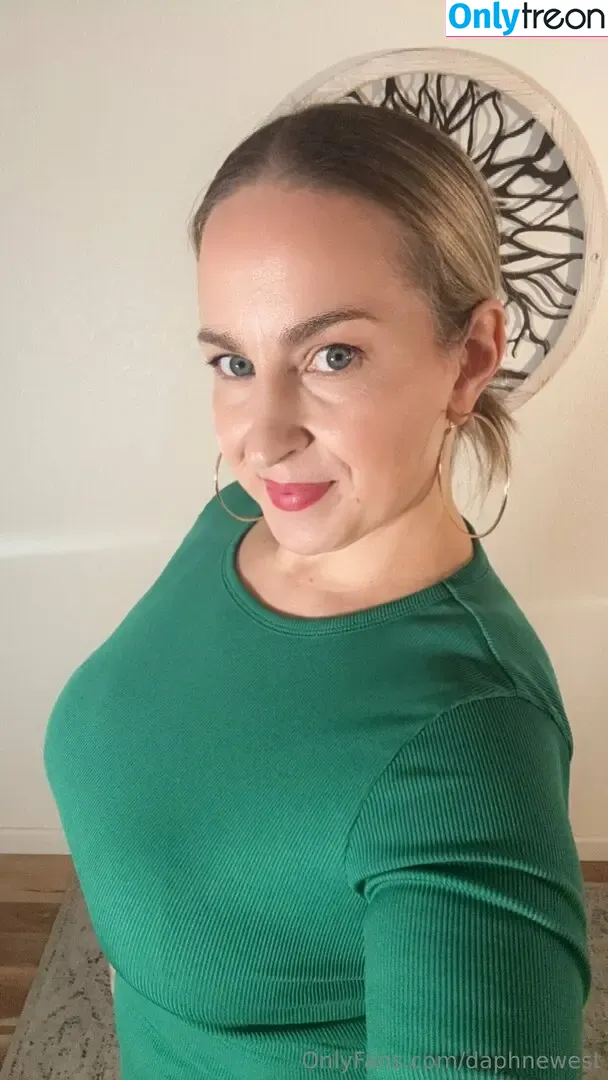 daphnewest nude photo #0076 (daphnewest)